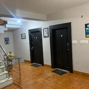 Goroomgo Hotel Asish Bollywood Beach View Puri গোরুমগো হোটেল আশিস বলিউড বিচ ভিউ পুরী- Near-Sea-Beach-And-Temple Fully-Air-Conditioned-Hotel With-Wifi-Restaurant-And-Parking-Facility - Best Hotel In Puri